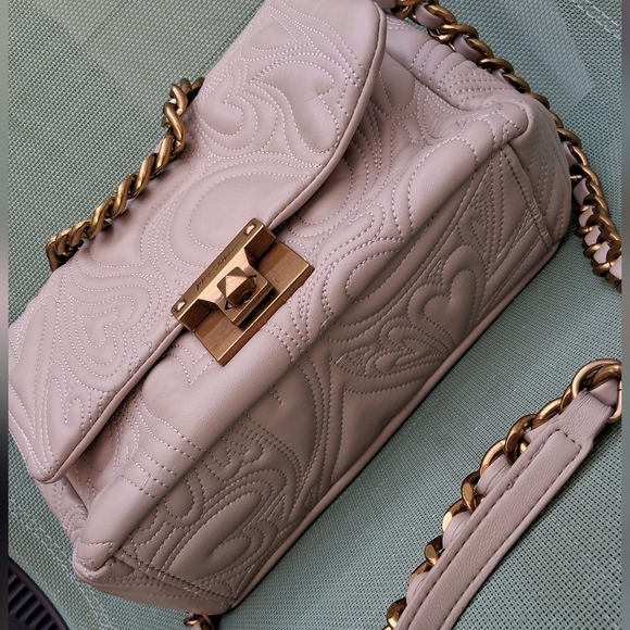 BETSEY JOHNSON Groovy Hearts Foldover Flap Quikt Chain Satchel Crossbody NWT - Picture 7 of 15